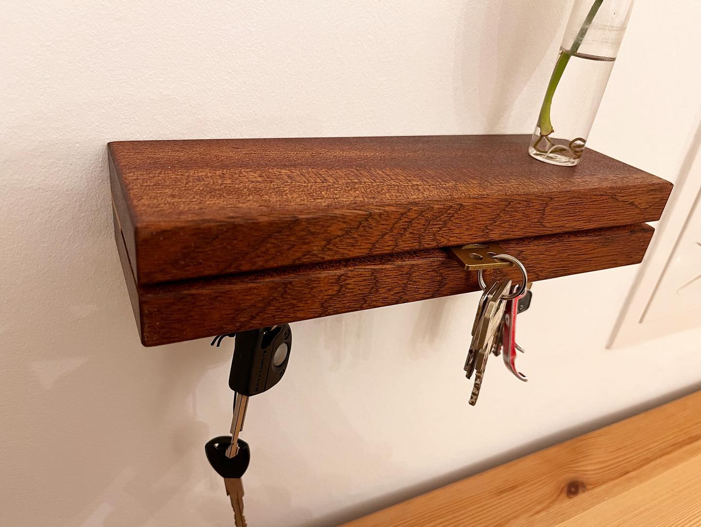 Wall-Mounted Key Rack