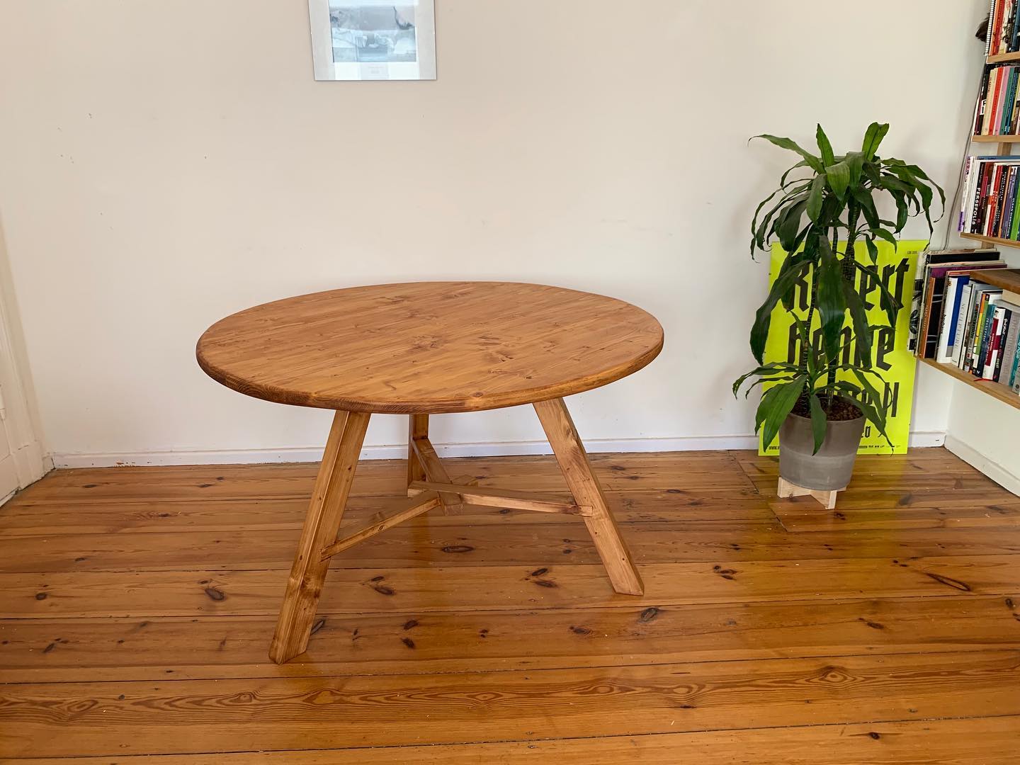 Round Pine Table