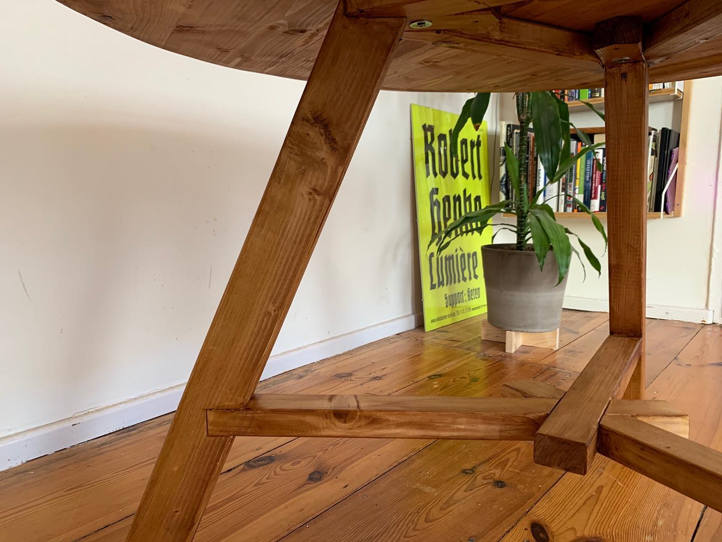 Round Pine Table