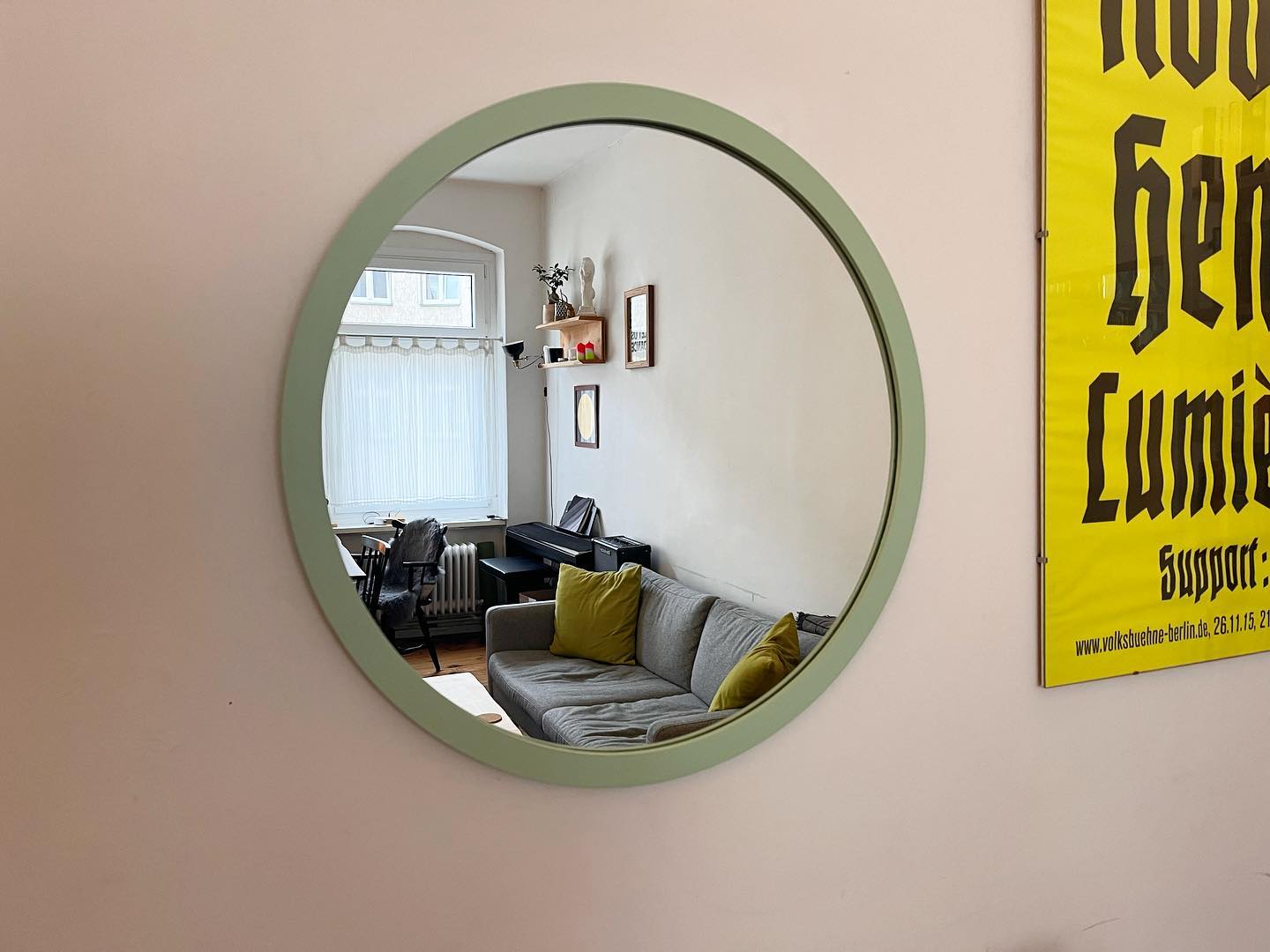 Round Mirror Frame