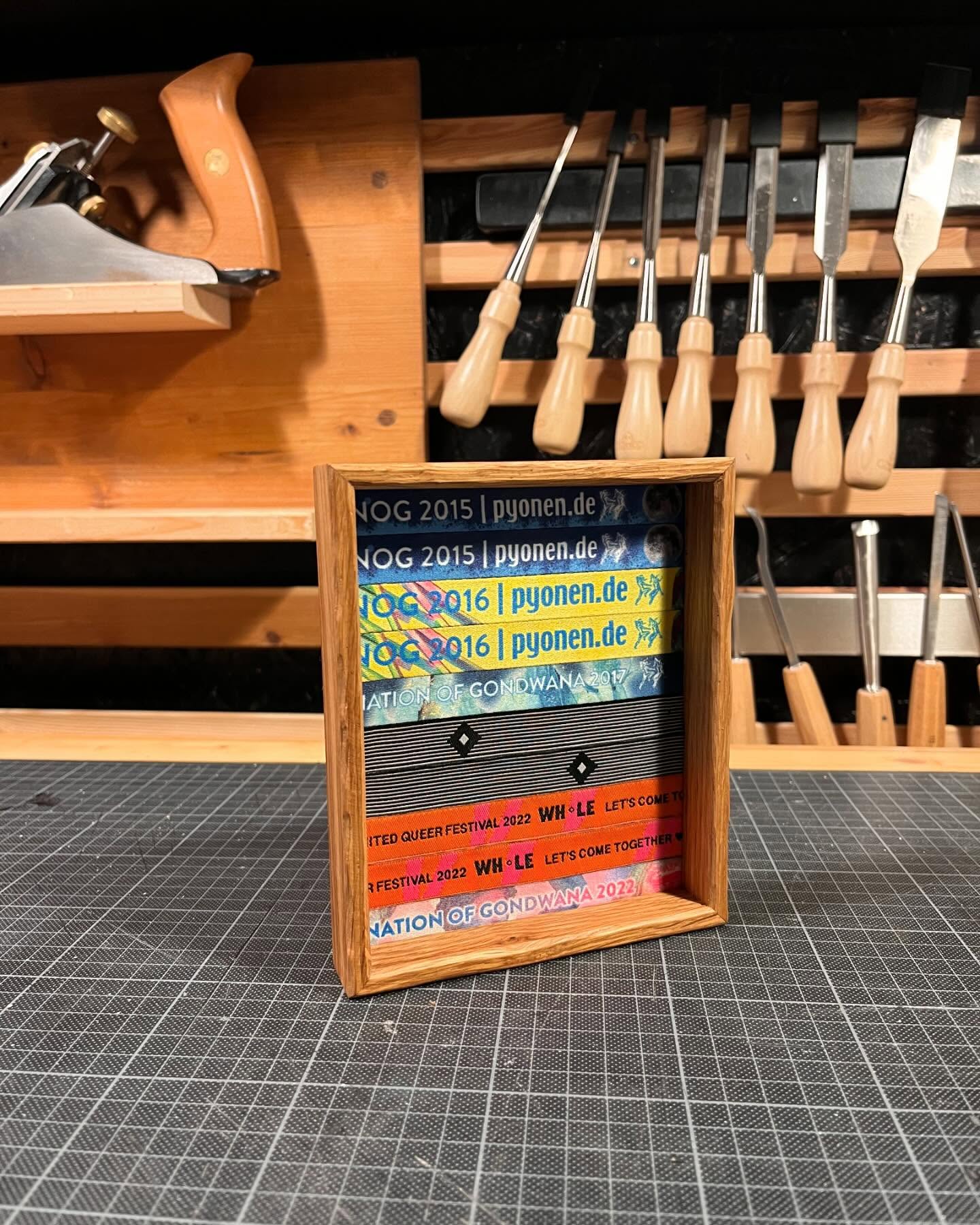 Oak Wristband Display Frame