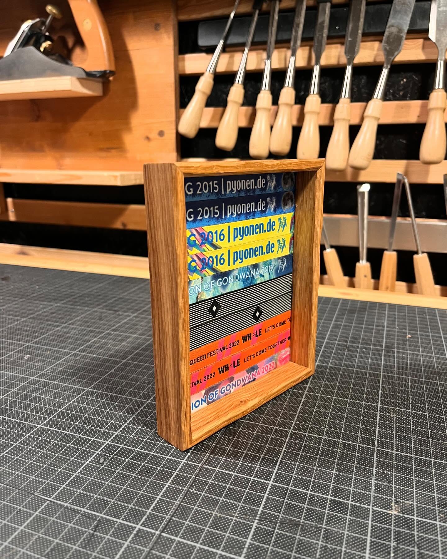 Oak Wristband Display Frame
